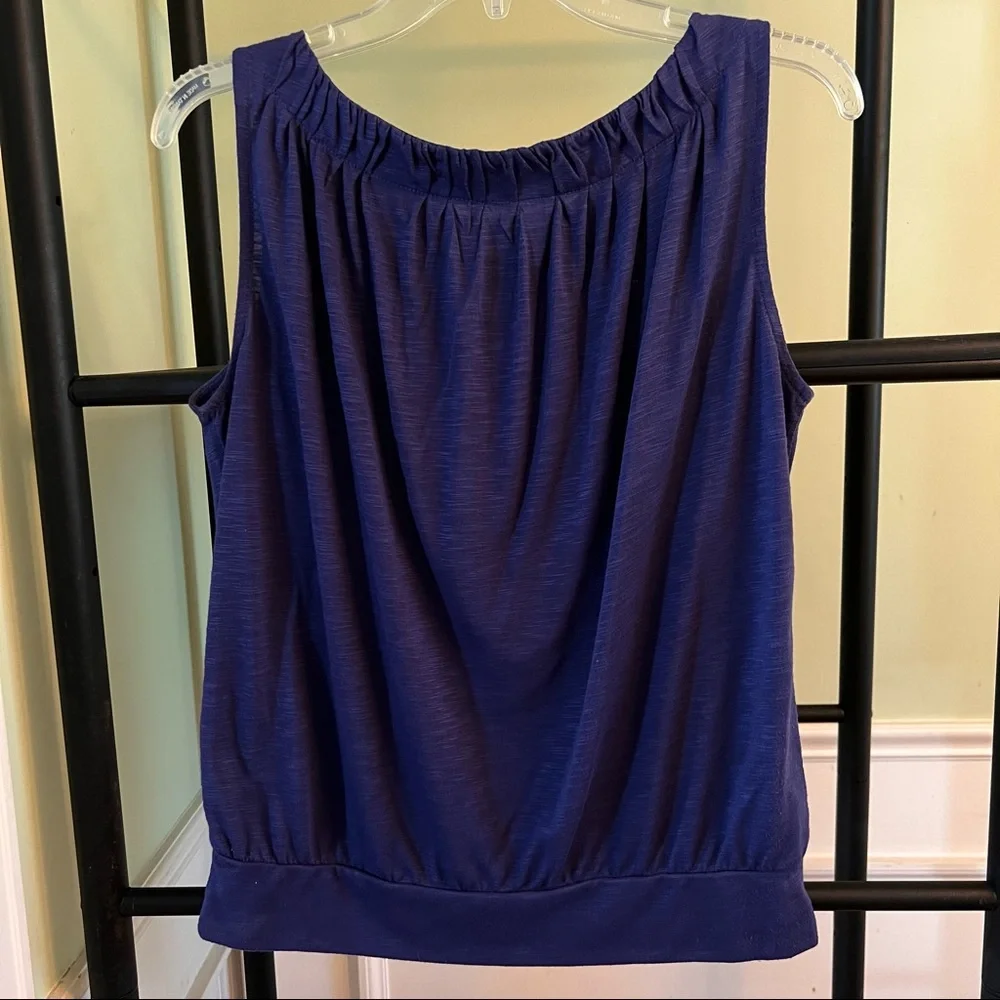 LOFT banded tank / sleeveless shell in sapphire blue with pleated neckline Small - Picture 4 of 4